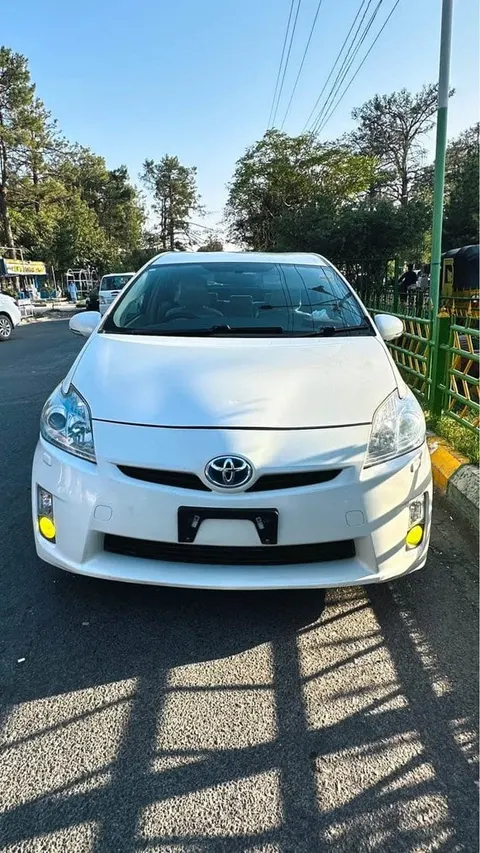 Toyota Prius 2010 white, container condition, two-phase