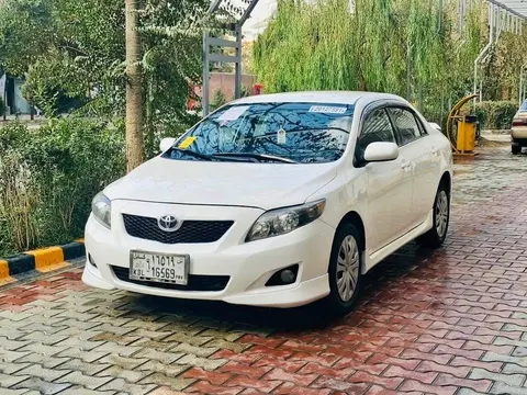 Toyota Corolla 2009 white automatic