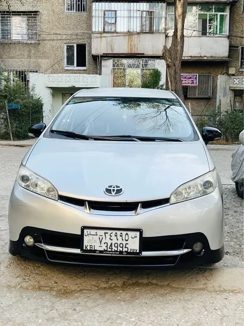 Toyota Wish 2012 Silver, Automatic, 4-Cylinder, Accident-Free
