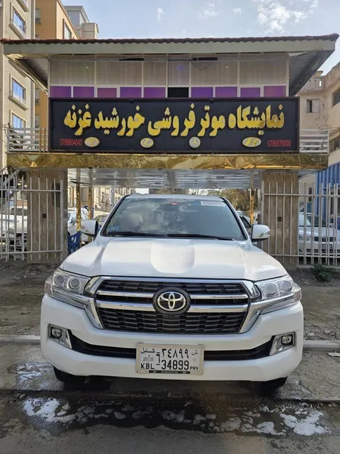 Toyota Land Cruiser VXR 2011