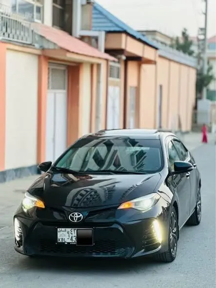 Toyota Corolla 2016 S Full Option, Sunroof, 56k km, Clean Documents