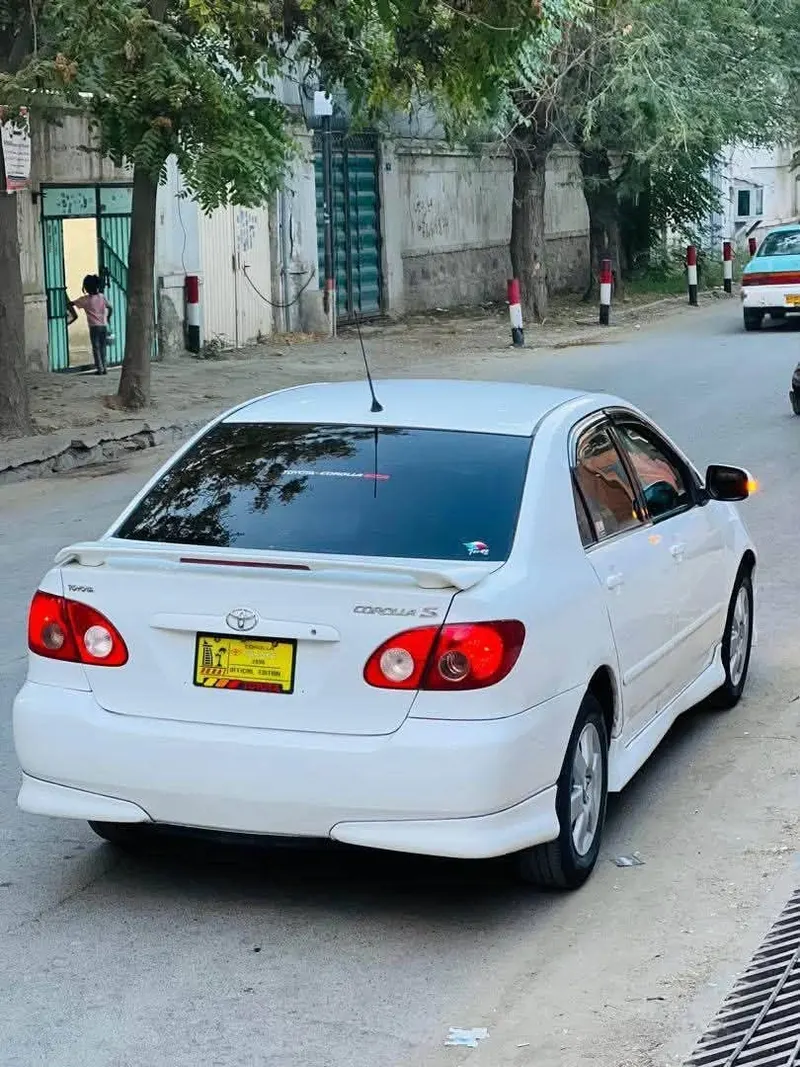 Toyota Corolla 2006 (2)