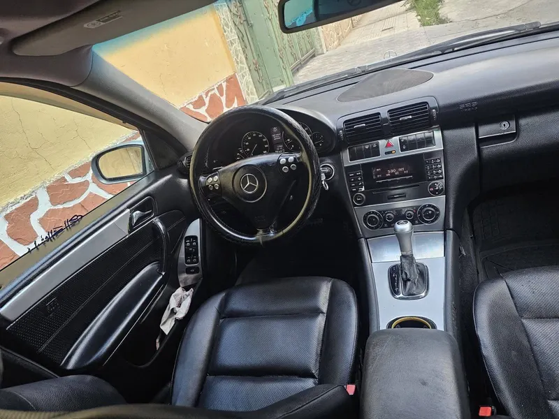 Mercedes-Benz C-Class 2005 (6)