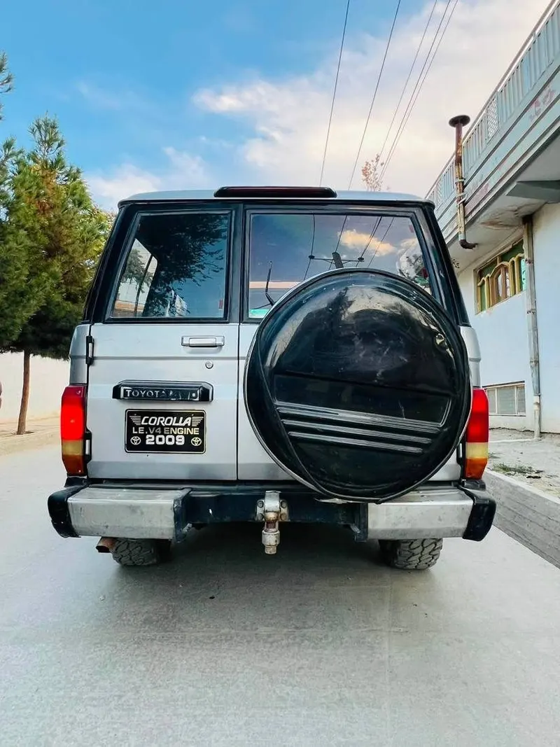 Toyota Land Cruiser 1993 (4)
