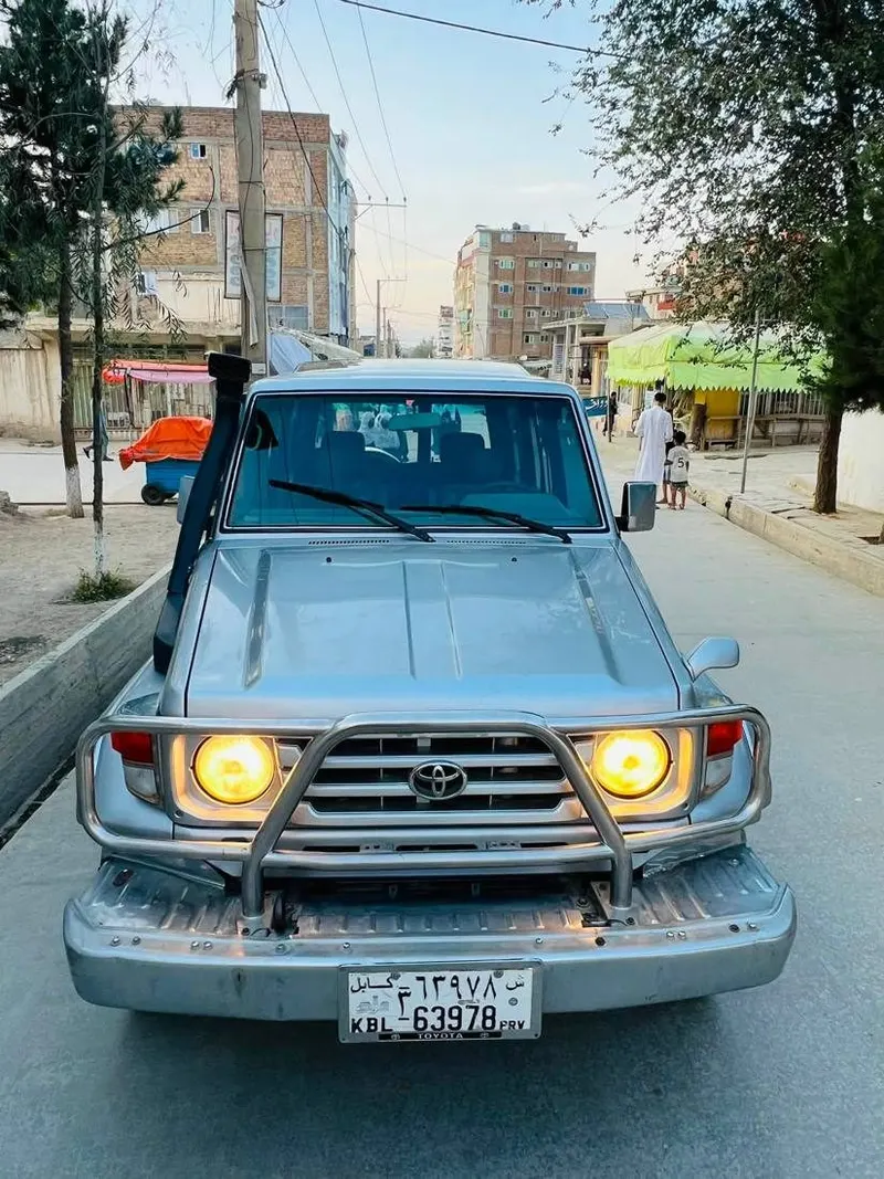 Toyota Land Cruiser 1993 (7)
