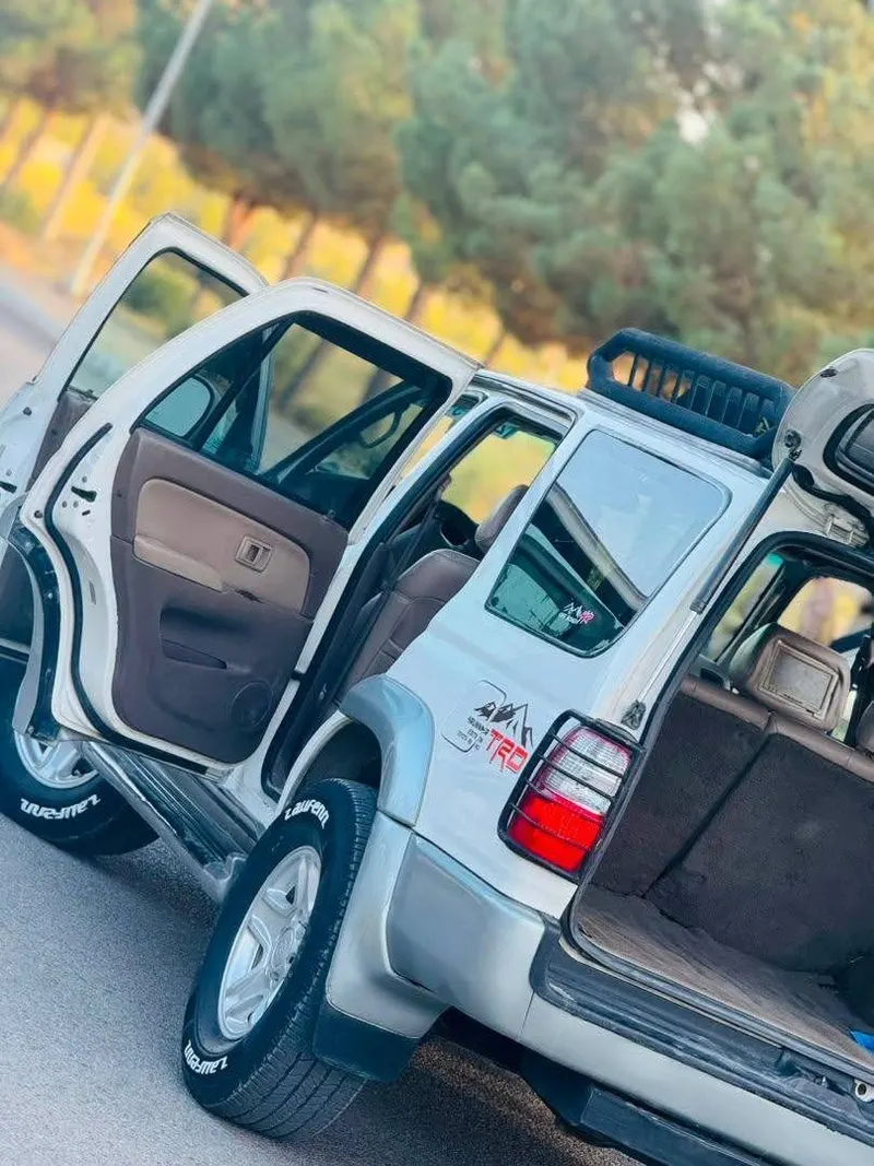 Toyota 4Runner 2000 Limited (1)