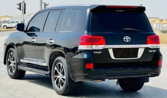 Toyota Land Cruiser VXR 2010 (3)
