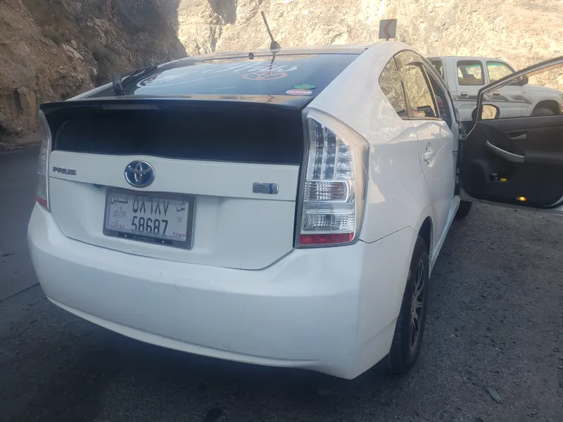 Toyota Prius 2011 (7)