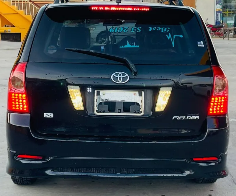 Toyota Fielder 2005 (3)