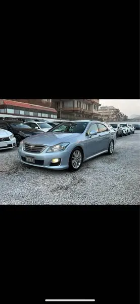 Toyota Crown Hybrid 2010 (1)