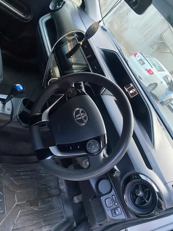 Toyota Aqua 2017 (4)