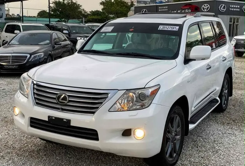 لکسس LX570 2011 (3)