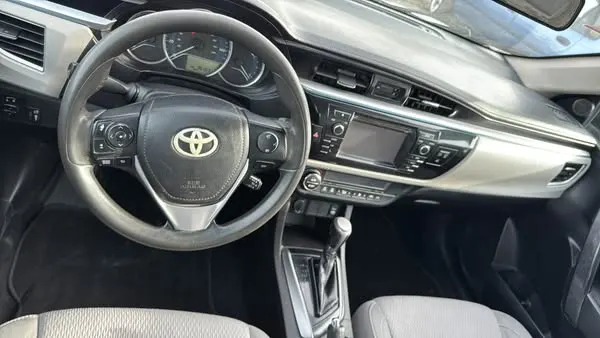 Toyota Corolla 2017 (4)
