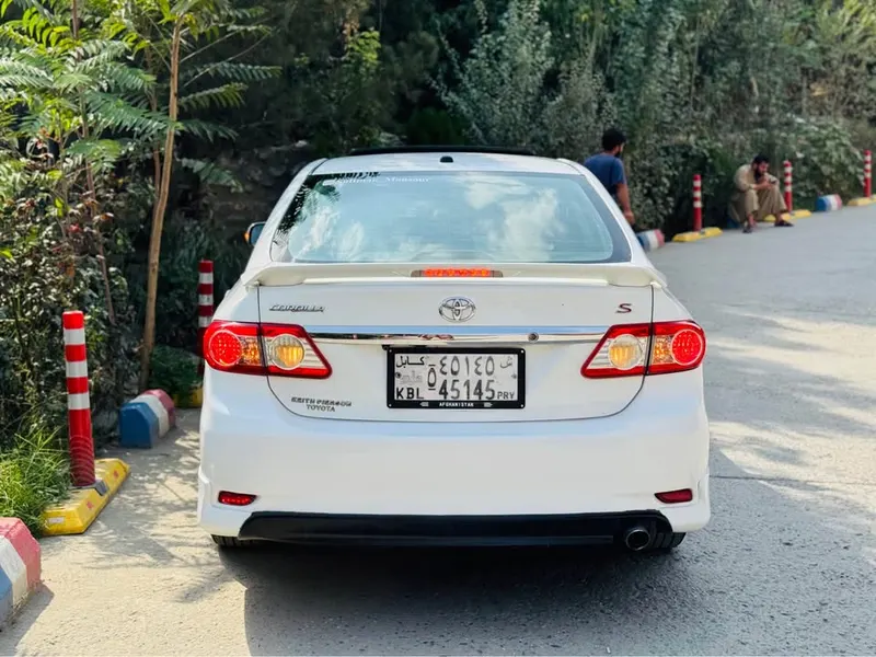 Toyota Corolla 2011 (3)