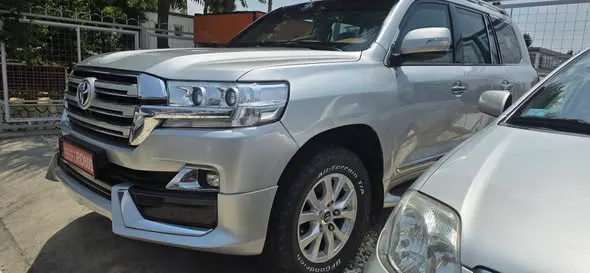 Toyota Land Cruiser 2010 (2)