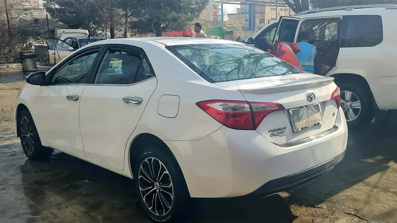 Toyota Corolla 2015 (3)
