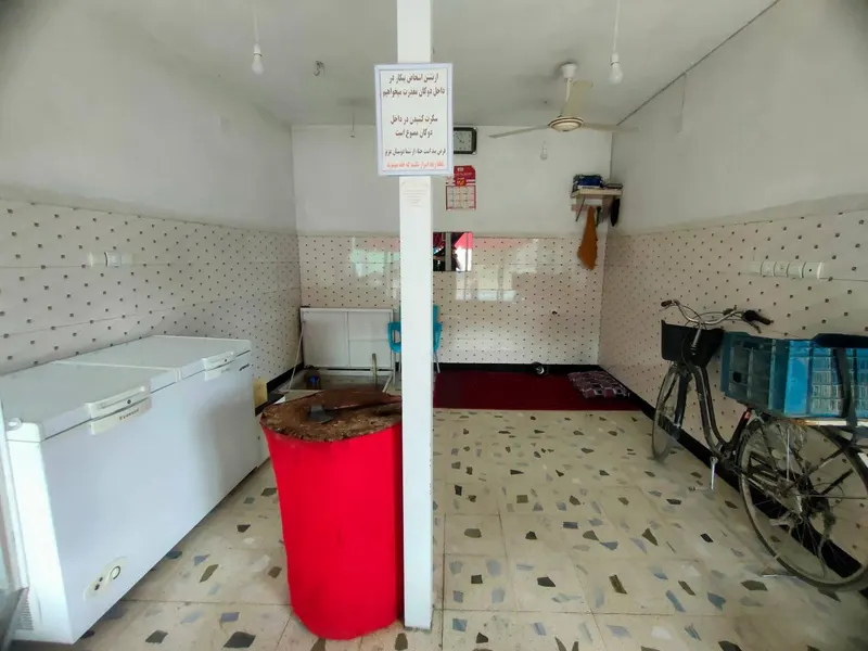 دکان برای فروش، 20 m²، با زیرزمین، سر سرک اصلی (3)