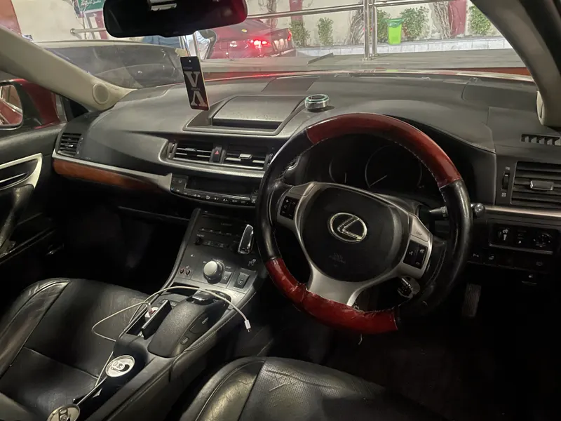 Lexus CT200h 2012 (2)