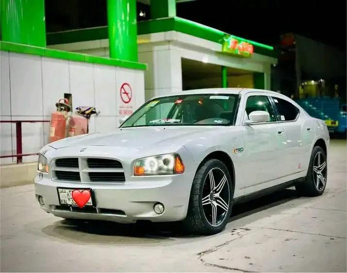 Dodge Charger 2008 (1)