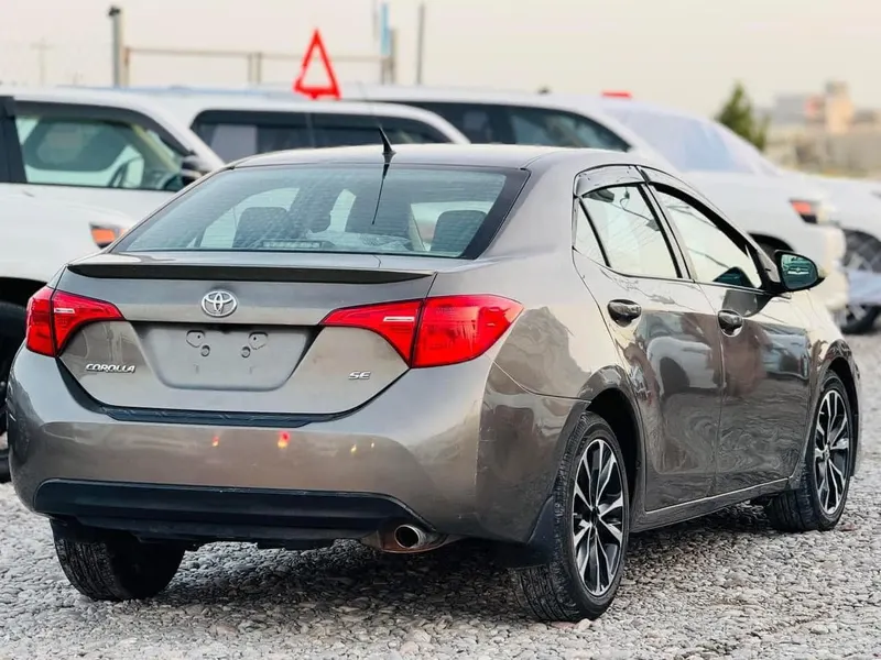 Toyota Corolla 2017 (3)