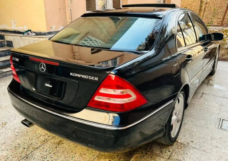 Mercedes-Benz 2005 (3)