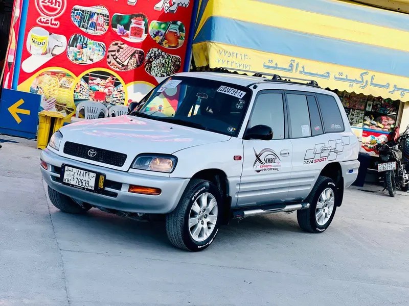 Toyota RAV4 1997 (1)