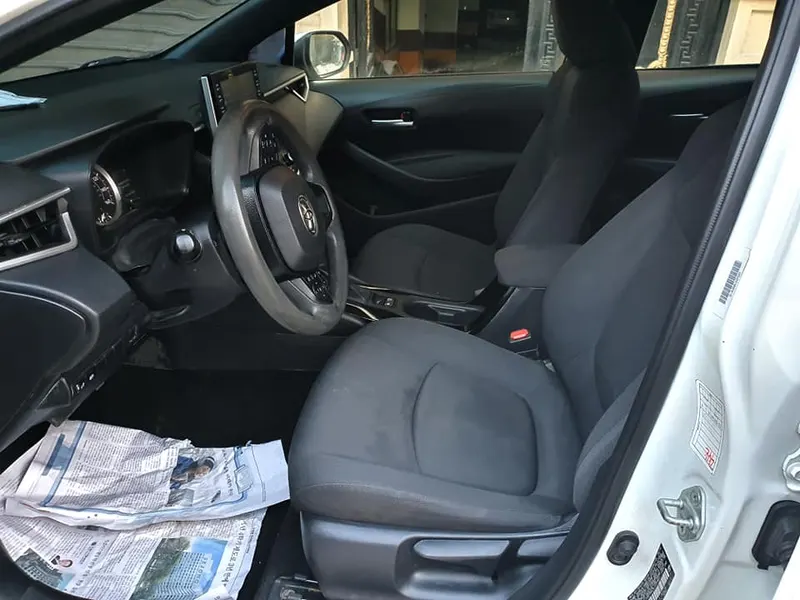 Toyota Corolla LE 2020 (4)