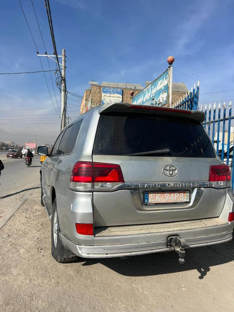 Toyota Land Cruiser 2010 (3)
