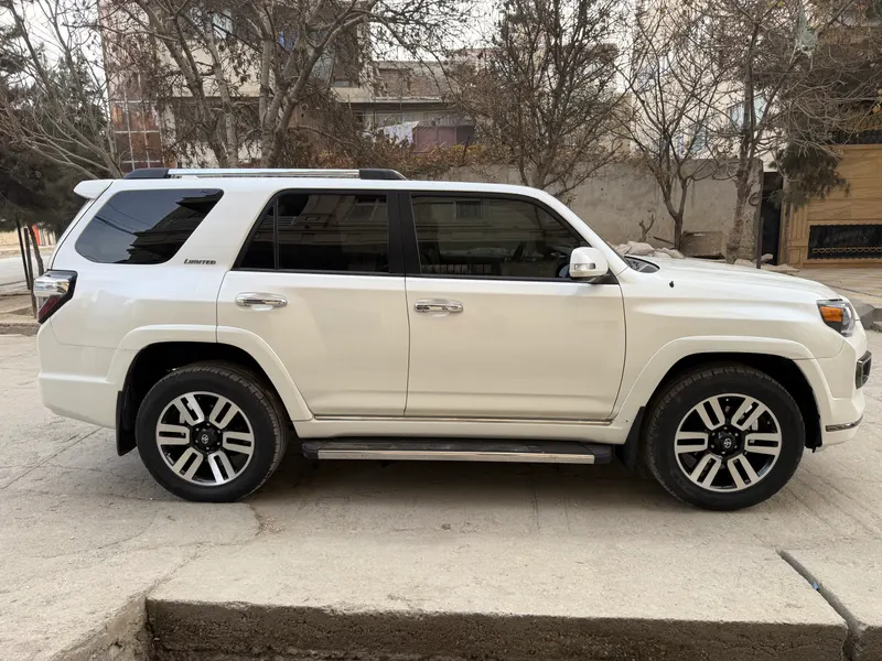 Toyota 4Runner Limited 2010 (5)