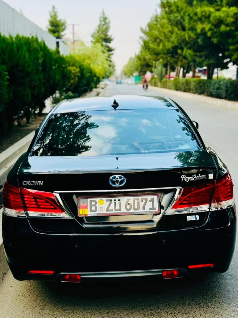 Toyota Crown Hybrid 2013 (3)