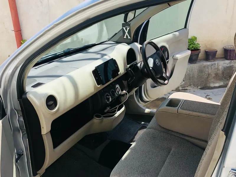 Toyota Passo 2010 (2)