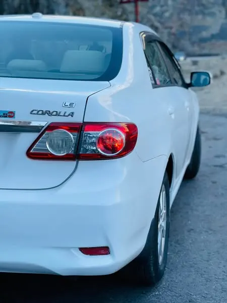 Toyota Corolla LE 2010 (3)
