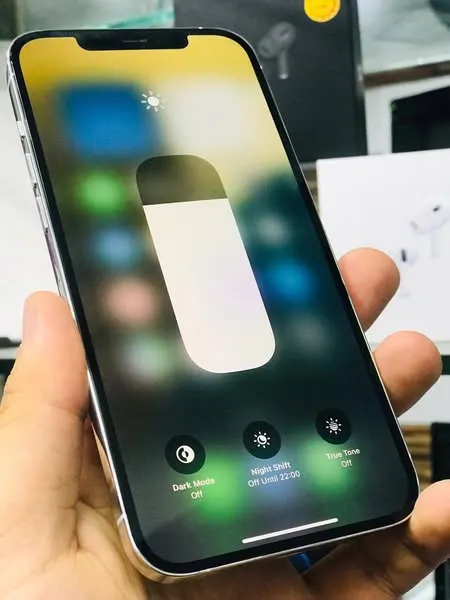 iPhone 11, 128 GB, battery 80%, Dawoodzai Trade Center, Kabul (2)