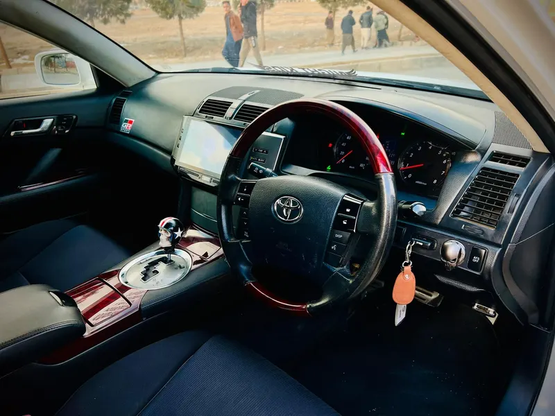 Toyota Mark X Premium 2005 (4)