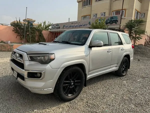 Toyota 4Runner Sport 2010 (2)