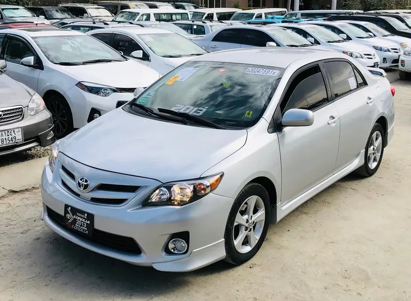 Toyota Corolla 2013 (2)