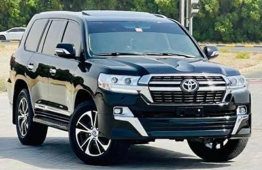 Toyota Land Cruiser VXR 2010 (2)