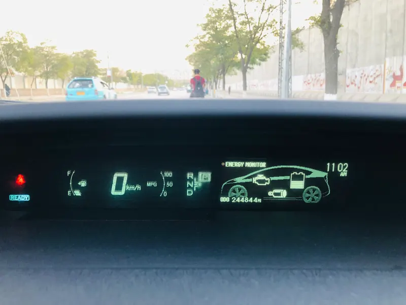 Toyota Prius (8)