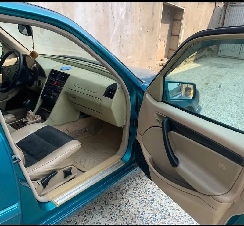 Mercedes-Benz 1999 (3)