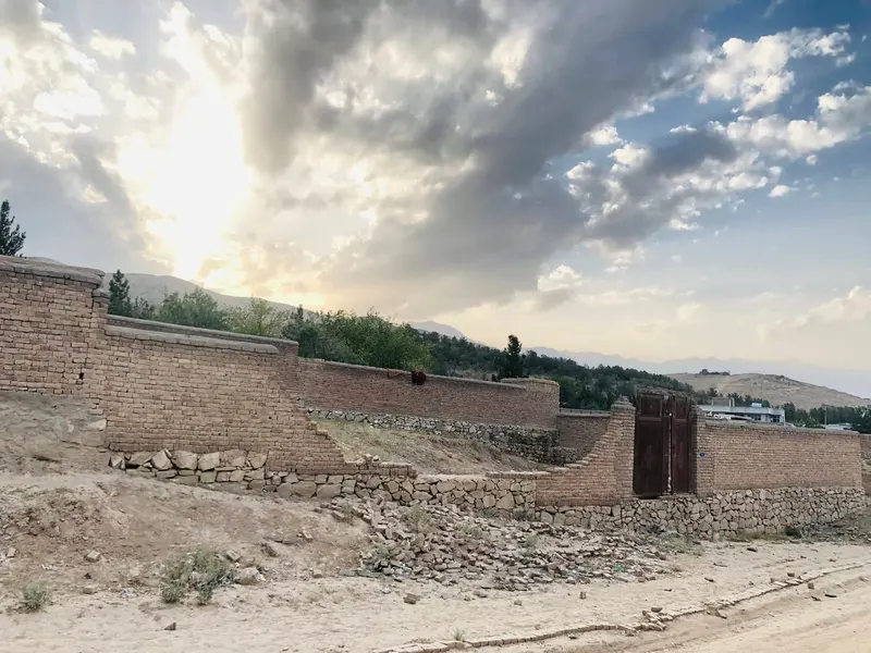 دیوال لرونکی ځمکه د پلورنې لپاره، 4 بسوه، مارشال سړک، ناحیه 17، کابل (1)