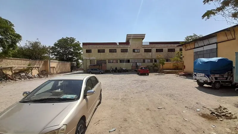 Corner land with 5 shops for sale, 1800 m², Karte Bakhdi, Mazar-i-Sharif (3)