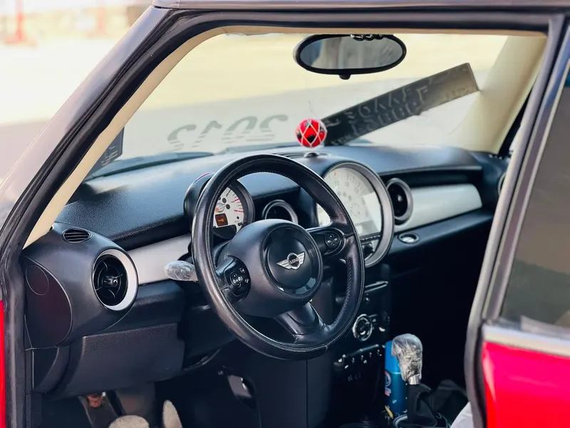 Mini Cooper 2012 (4)
