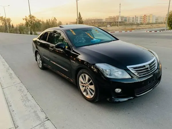 Toyota Crown Hybrid 2010 (2)