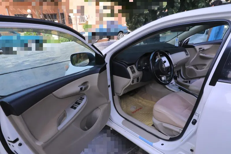 Toyota Corolla LE 2011 (7)