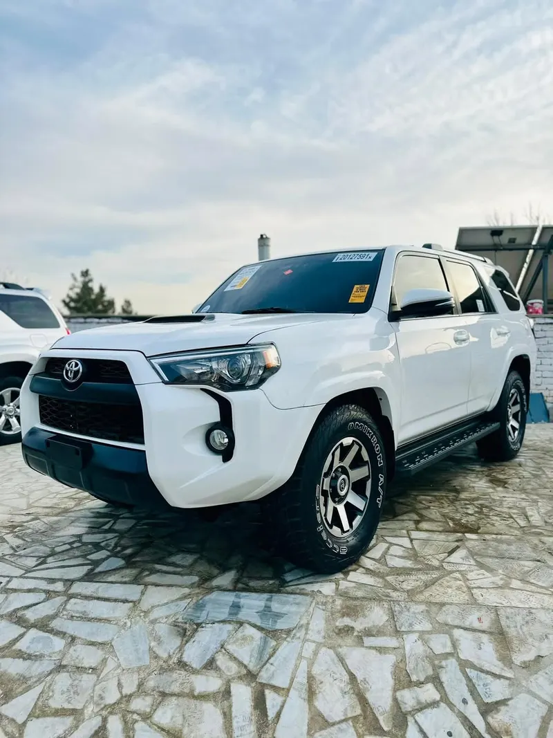 Toyota 4 Runner 2015 (2)