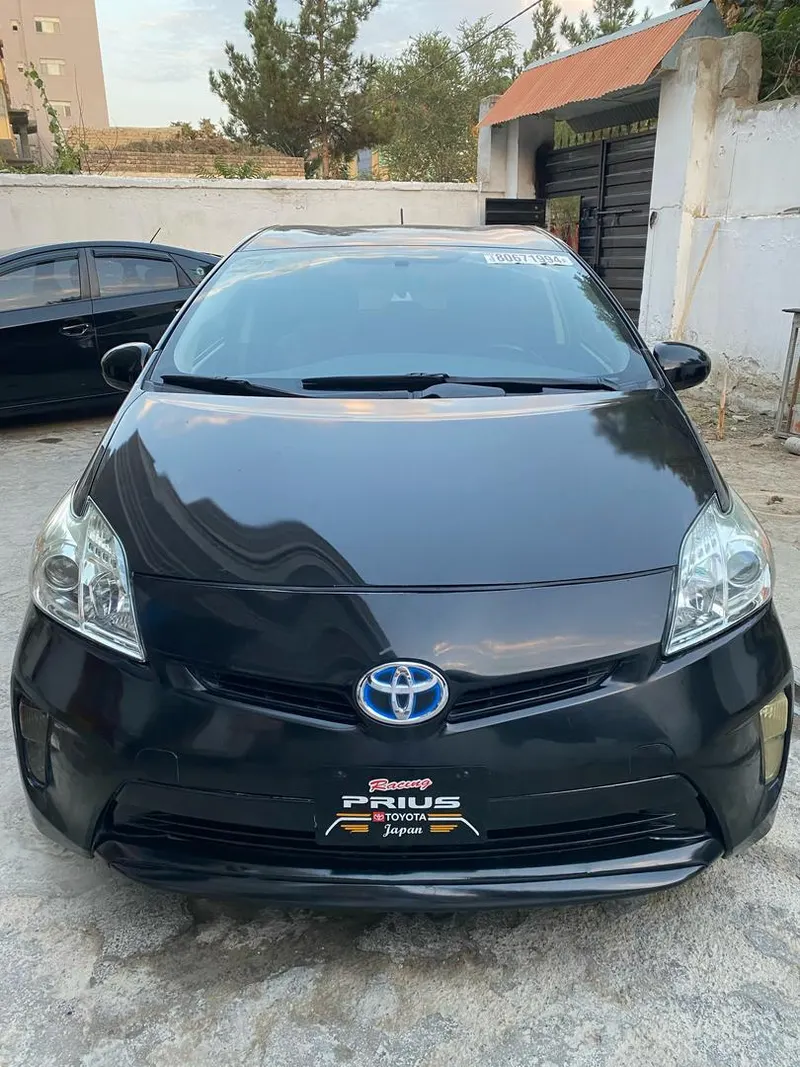 Toyota PRUIS 2013 (8)