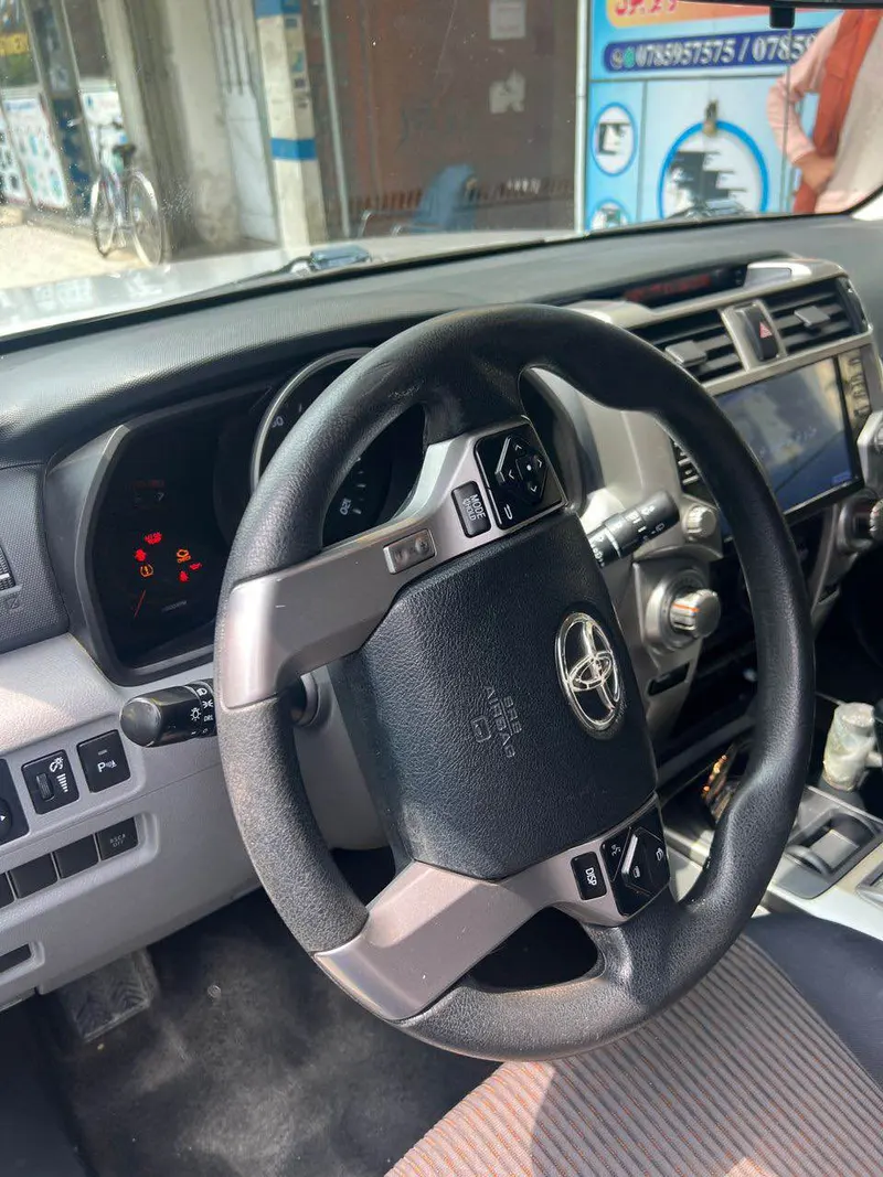 Toyota 4 Runner 2010 (3)