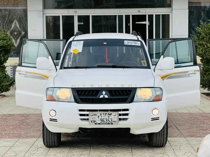 Mitsubishi Pajero 2004 (1)
