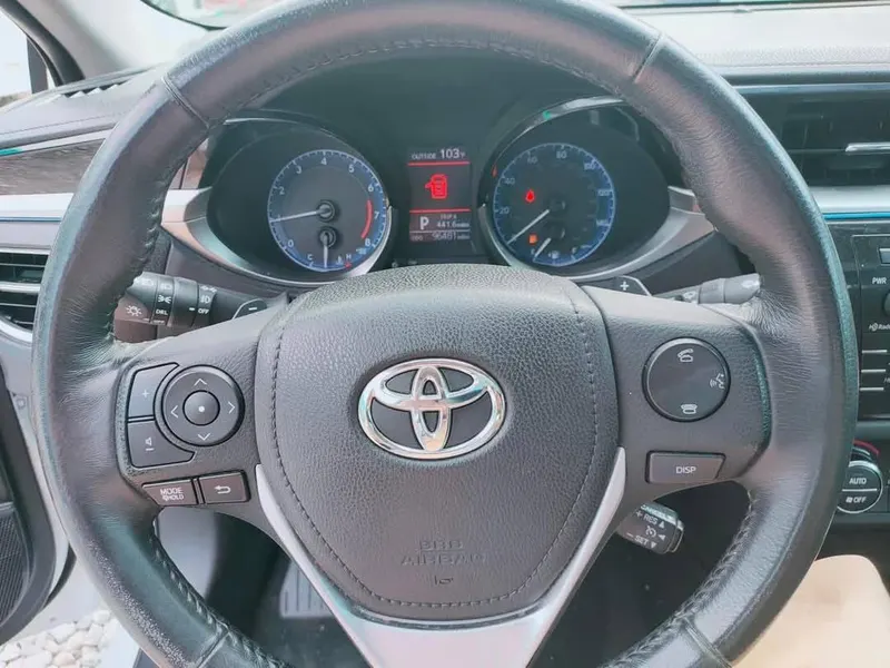 Toyota Corolla 2015 (4)
