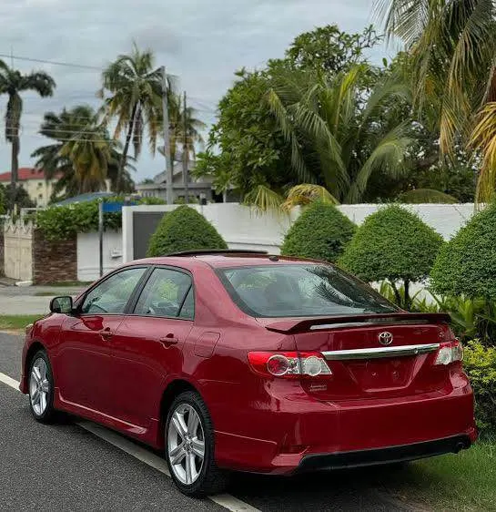 Toyota Corolla 2013 (2)